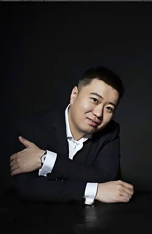 Tổng Quan về Tác Giả Nhĩ Căn(Lưu Dũng)